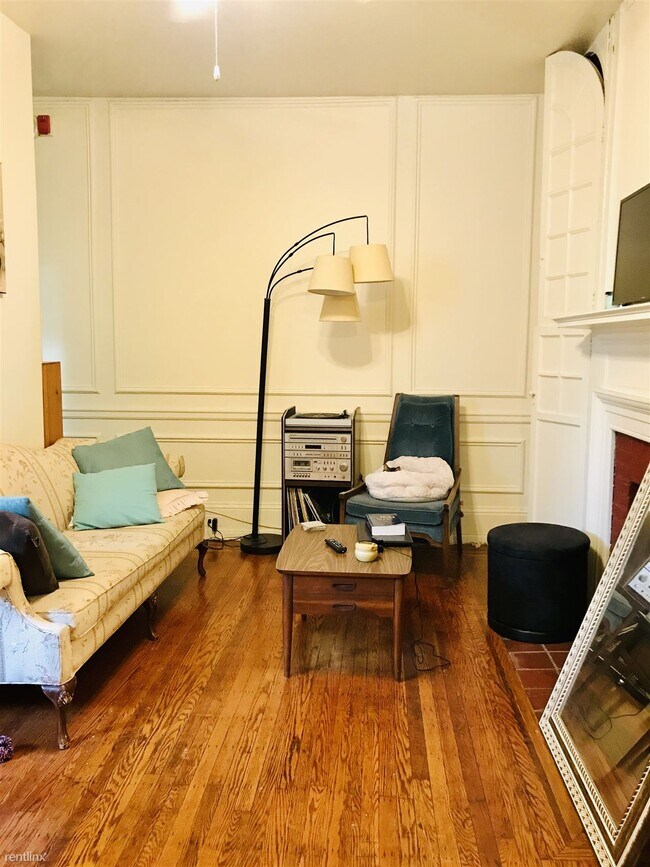 Building Photo - 1 br, 1 bath  - 313 S 18th St Apt 1FN