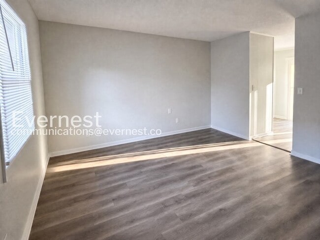 Foto del edificio - 275 Efird St