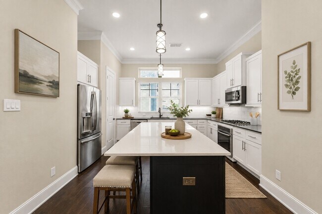 Foto del edificio - 734 N Shepherd Dr