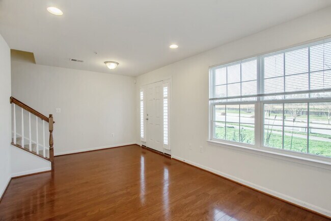 Foto del edificio - 2564 Cherry Tree Rd