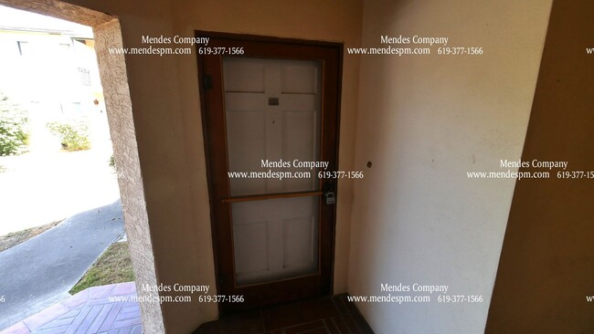 Building Photo - Welcome to this quaint 1Bdr/1Bth apartment...