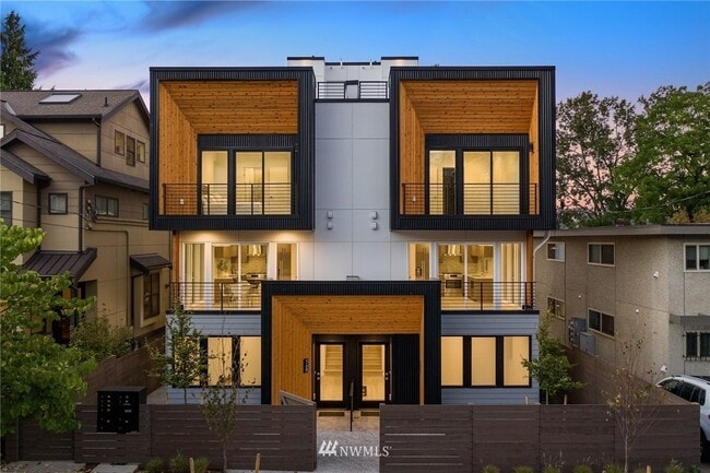 Building Photo - 58B W Etruria St