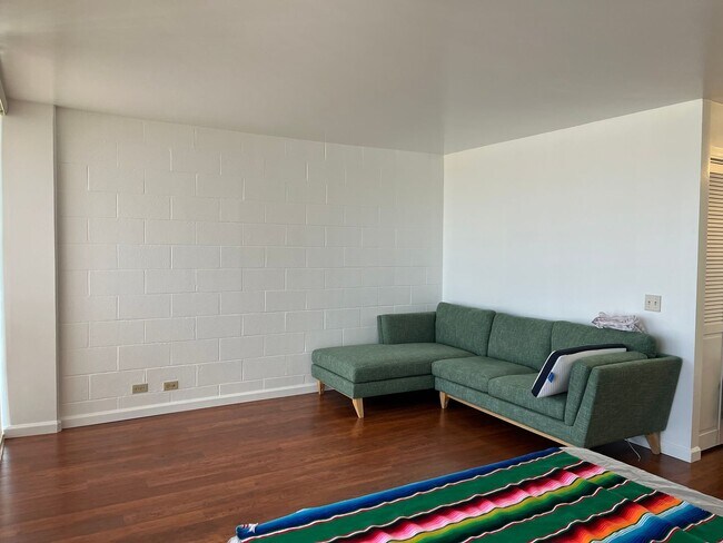 Foto del edificio - Makikilani Plaza Studio w/ 1 parking stall...