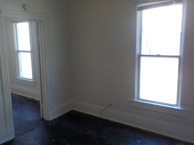 Foto del edificio - 719 W 13th St