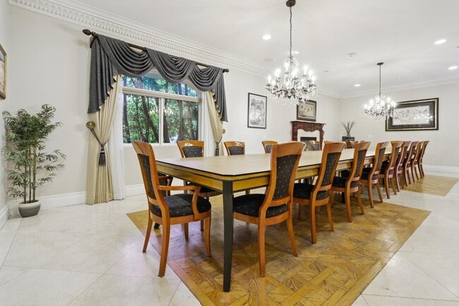 Building Photo - 5344 Leghorn Ave