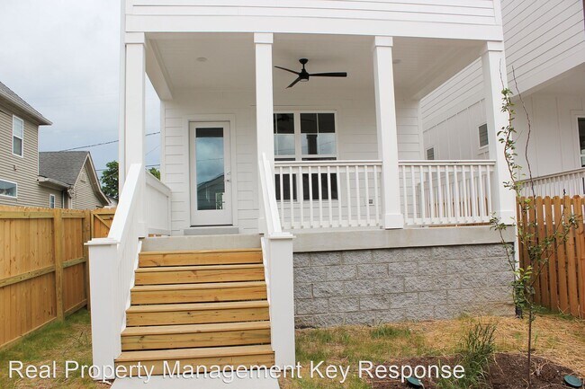 Building Photo - 4 br, 3 bath House - 6113B California Avenue