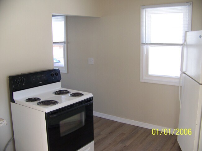Kitchen Back - 459 Frank St