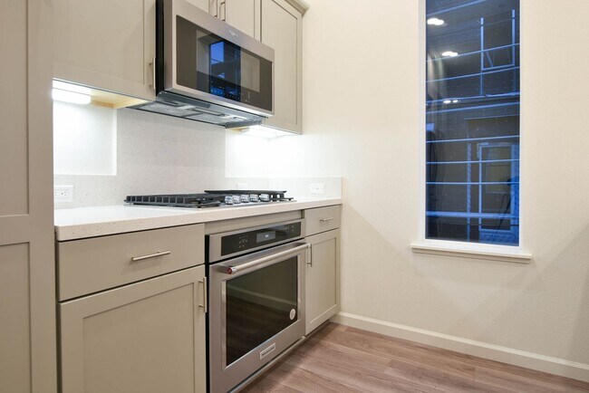 Foto del edificio - Recently Built 3 Bedroom 2 Bath Communicat...