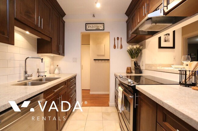 Building Photo - Pacific Terraces 1 BR APT Rental 709-756 Great Northern Way Vancouver: VADA