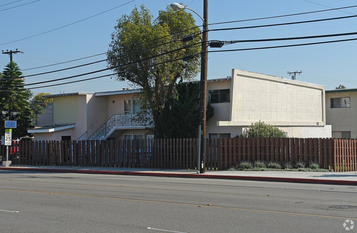 Primary Photo - 796 Shalimar Dr