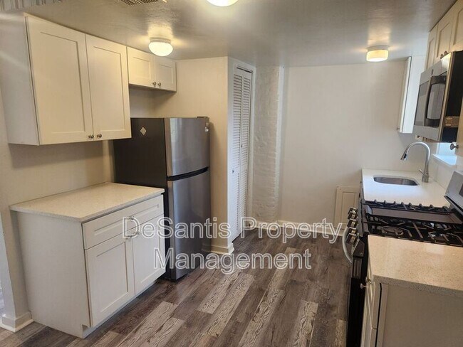 Foto del edificio - 621-623 Lincoln Avenue