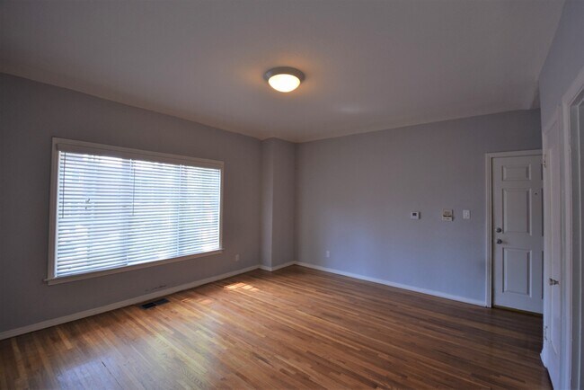 Building Photo - 3615