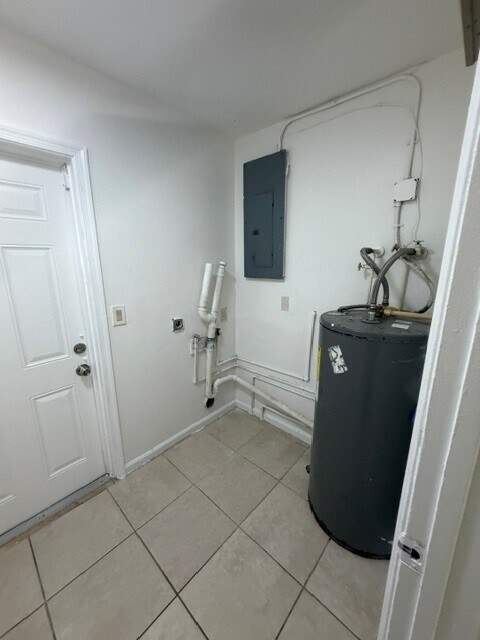 Building Photo - 490 W 37th St