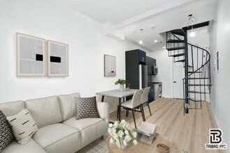 Building Photo - 141 Meserole St