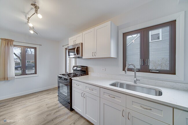 Foto del edificio - 2815 S Craig Dr