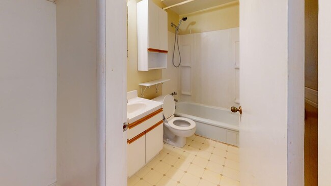 Building Photo - 2105 W 47th Ave