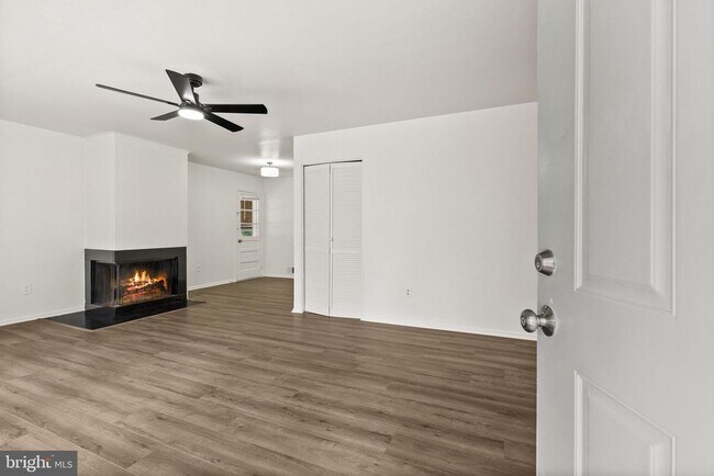Building Photo - 7415 Tillman Dr