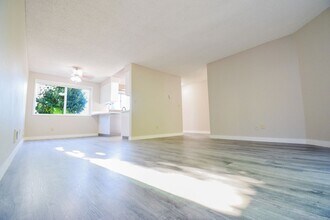 Building Photo - 2391 SE 152nd Ave