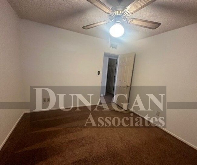 Foto del edificio - OPEN HOUSE ON 2/11 11:15AM -11:25 AM 3 Bed 2 Bath Water Paid