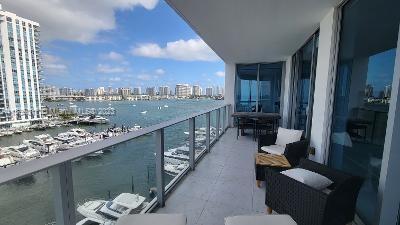 Building Photo - 17111 Biscayne Blvd
