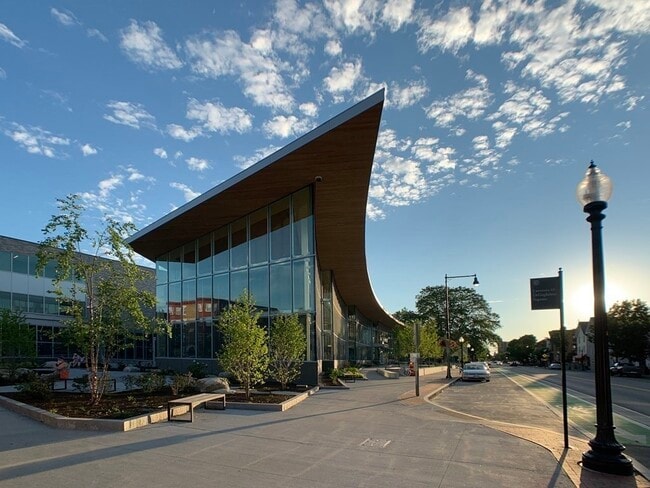 Building Photo - 148 Berkshire St