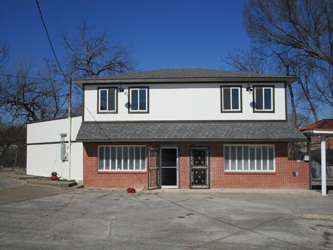 Building Photo - 2533 Cedar Crest Blvd