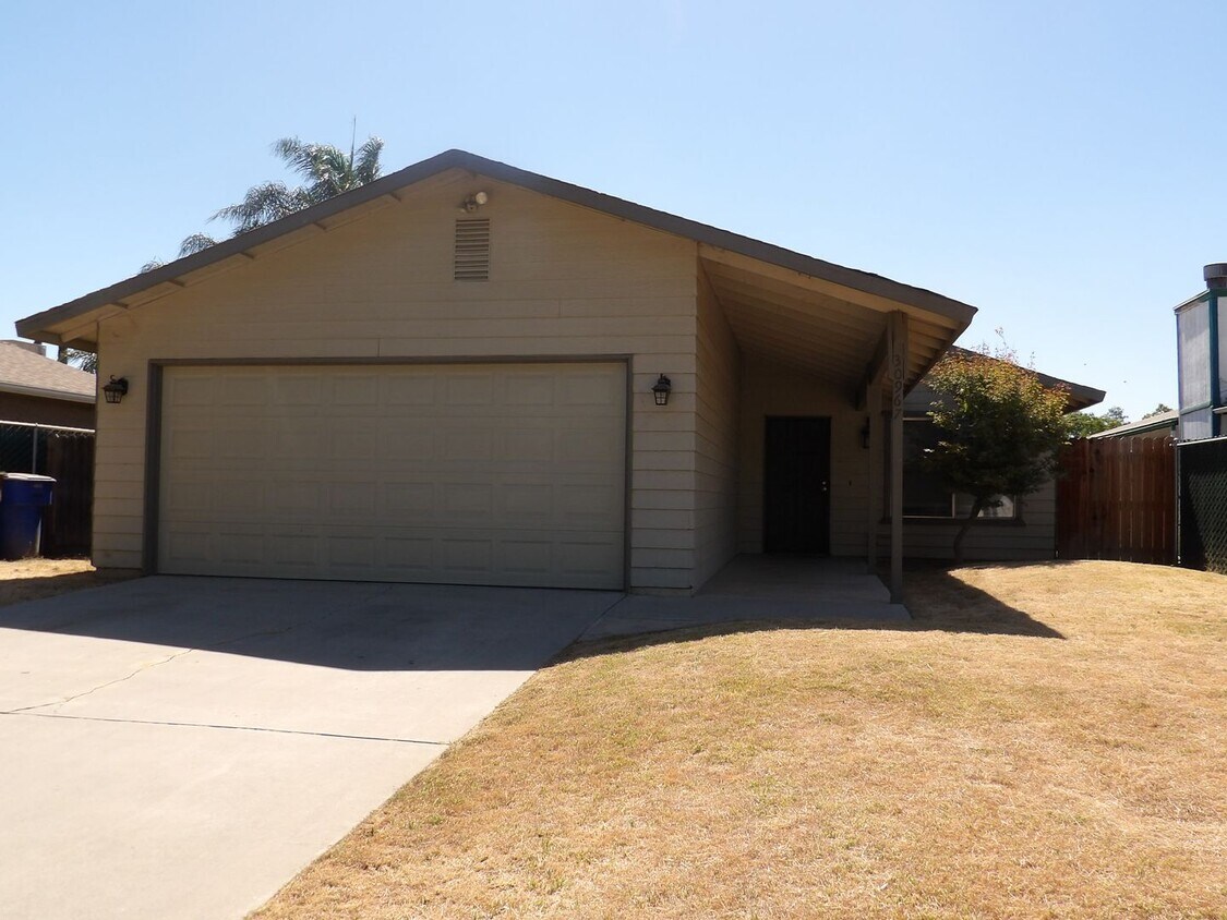 Foto principal - Cozy single story home for rent in Goshen