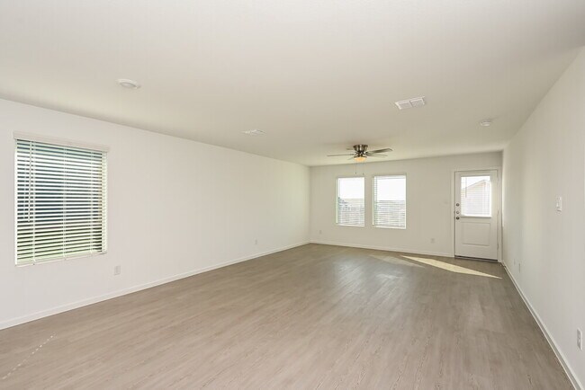 Building Photo - 2213 La Vis Ln