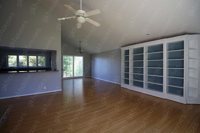 Foto del edificio - 2 bed / 2 bath home - All Utilities Included