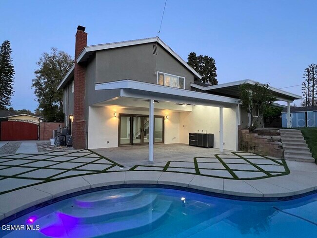 Building Photo - 1003 El Monte Dr