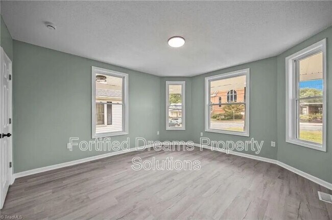 Foto del edificio - 608 Montgomery St