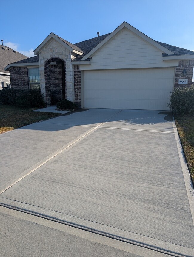 Building Photo - 9918 Highland Harvest Dr