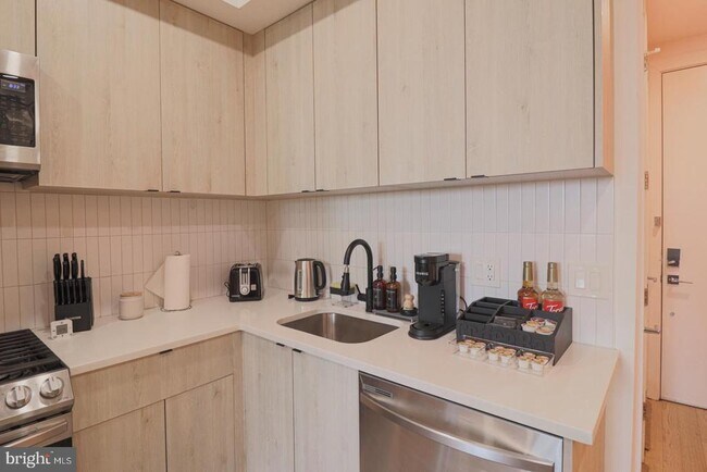 Foto del edificio - 1806 I St NE