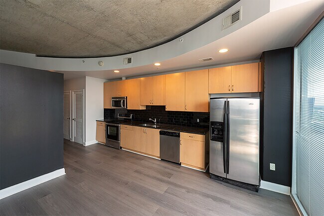 Foto del edificio - 400 W Peachtree St NW