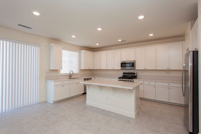 Building Photo - 6049 Red Sun Dr