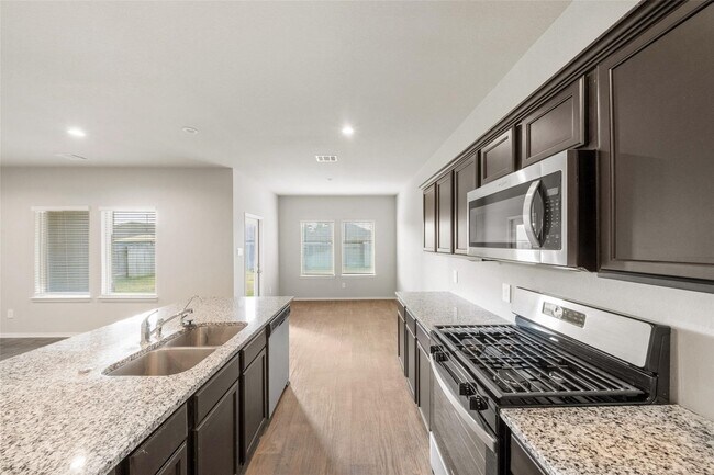 Foto del edificio - 40475 Gdn Hts Ln