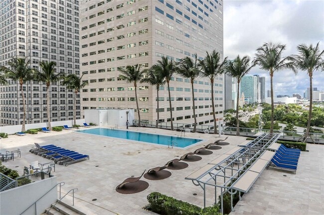 Building Photo - 325 S Biscayne Blvd