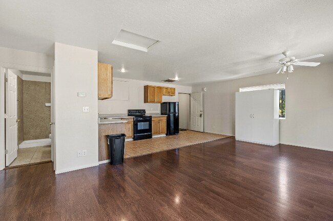Foto del edificio - 1310 E Trevor Way