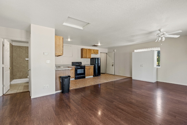 Photo - 1310 E Trevor Way Apartment