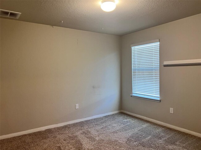 Building Photo - 108 Marimoor Dr