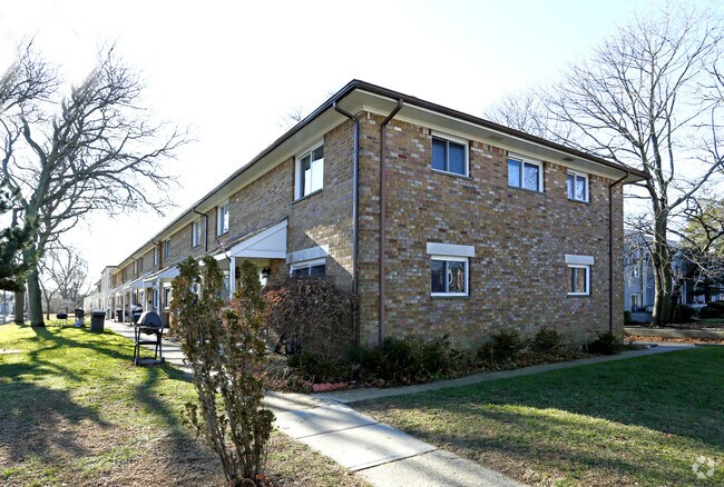 Building Photo - 700 Wertheim Pl