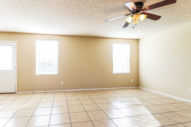 Foto del edificio - 521 Merton Ct