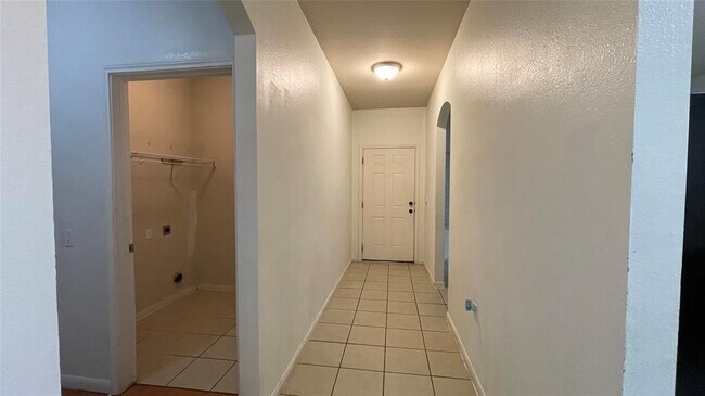 Building Photo - 3805 Bronco Bend Loop