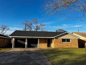 Building Photo - 1808 Dolphin Dr