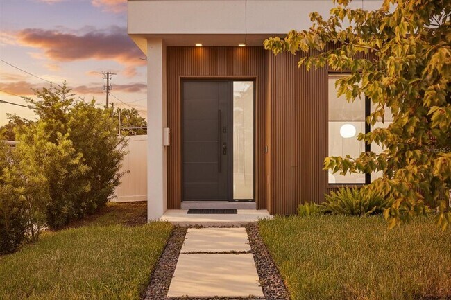 Foto del edificio - 423 W Amelia Ave