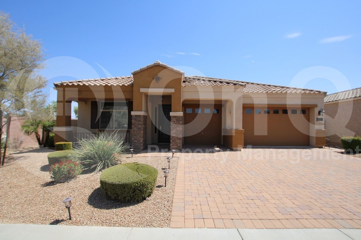Primary Photo - 271 E Havasu Pl