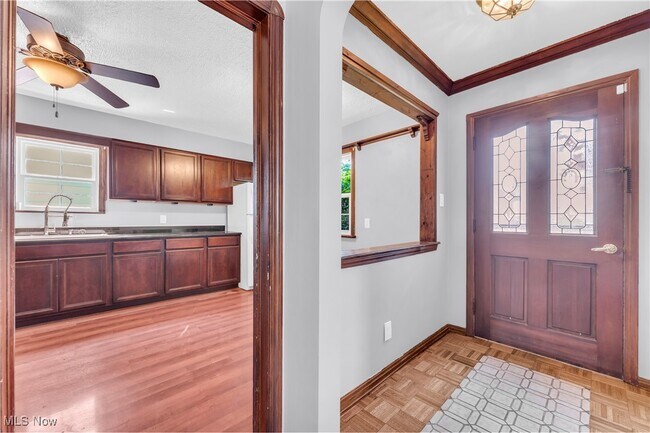 Foto del edificio - 5807 Orchard Ave
