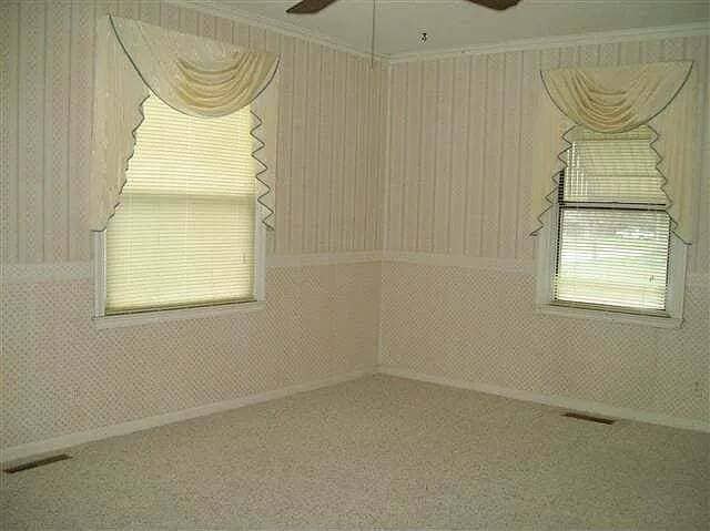 Building Photo - 1221 W Elder Ave