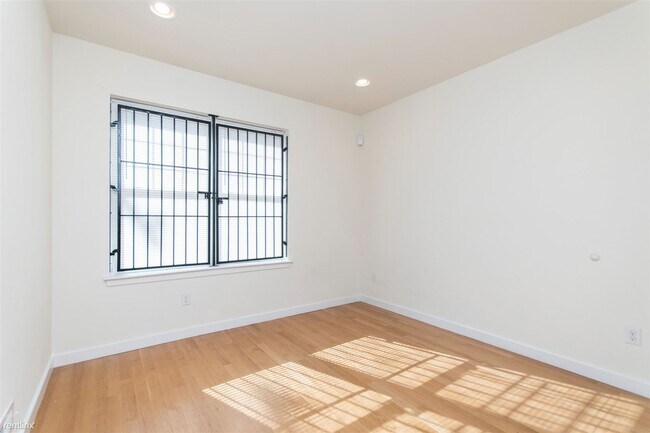 Building Photo - 4 br, 2 bath Duplex - 1817 W Master ST Unit A