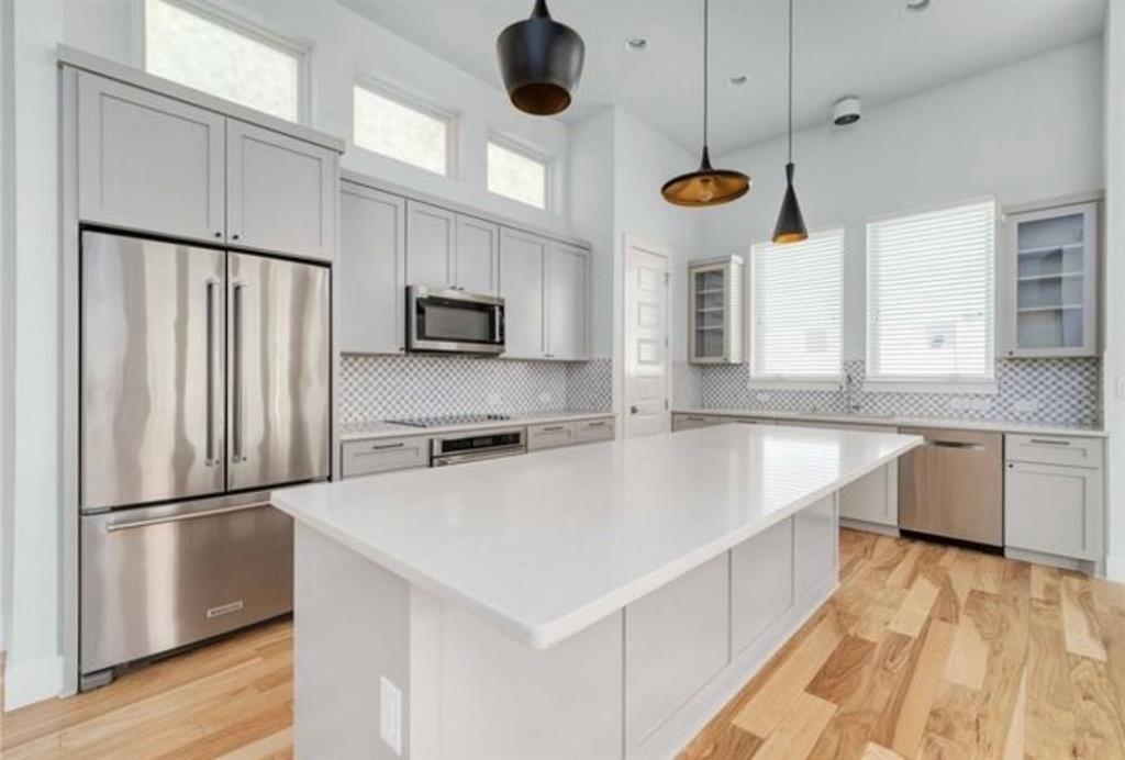 Primary Photo - 13514 Galleria Cir